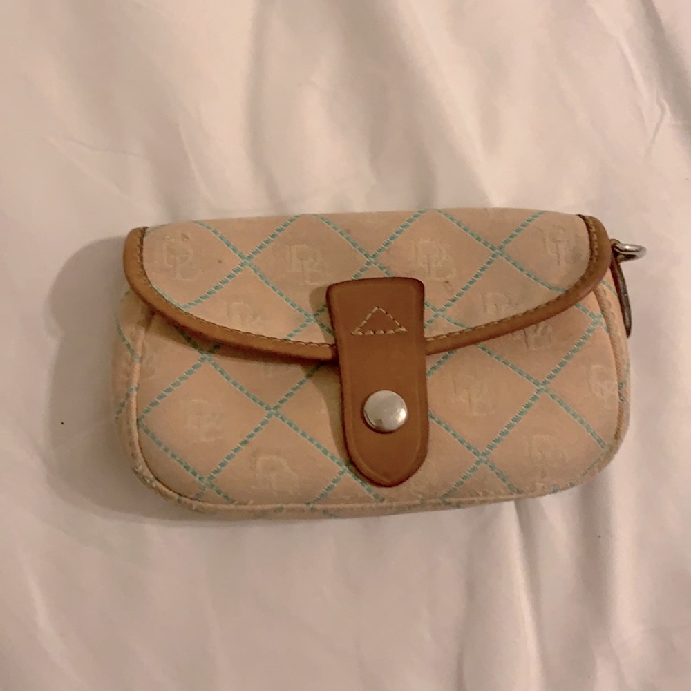 Dooney & Bourke Pouch
